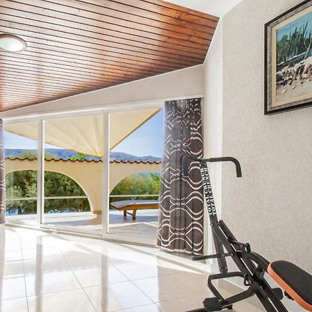 Galapagus Privat Beach & Boat Dock Apartment Metajna Ngoại thất bức ảnh