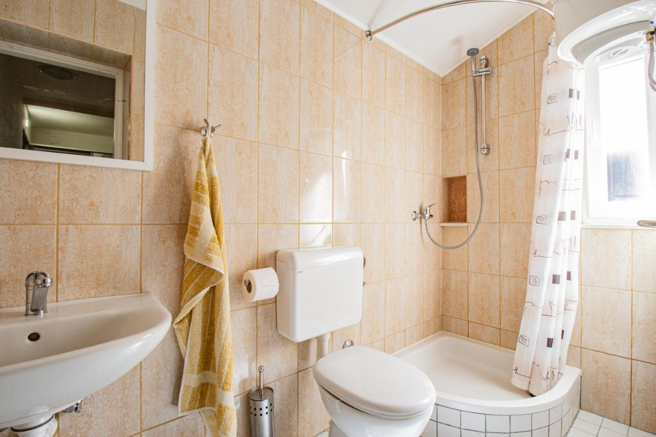 Galapagus Privat Beach & Boat Dock Apartment Metajna Ngoại thất bức ảnh