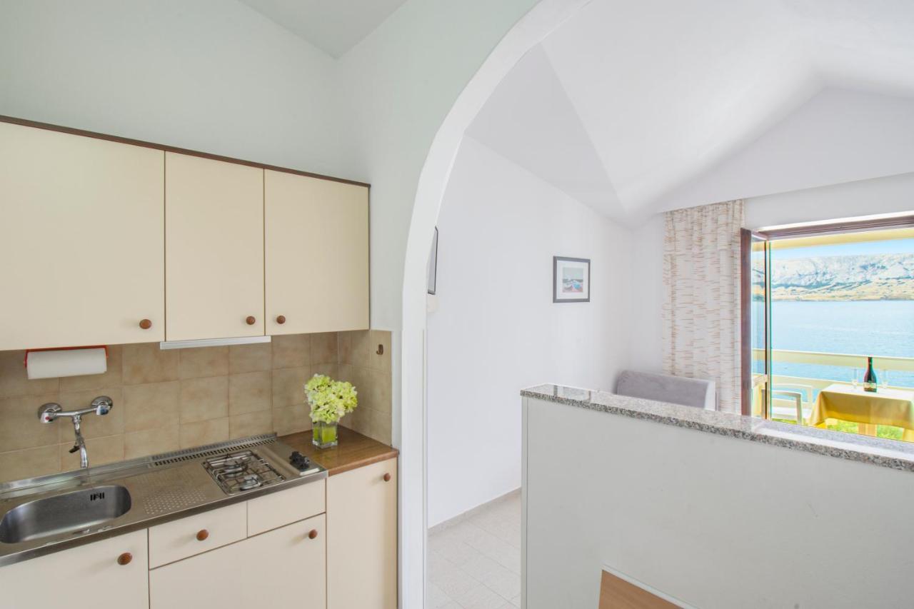 Galapagus Privat Beach & Boat Dock Apartment Metajna Ngoại thất bức ảnh